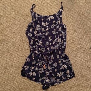 Roxy lightweight romper sz 8, NWT